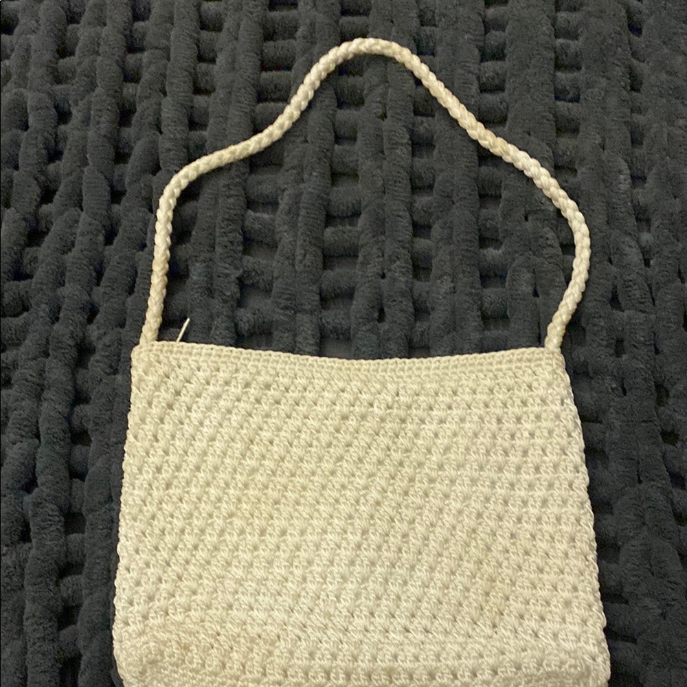 Lina Cream Textured Shoulder Bag